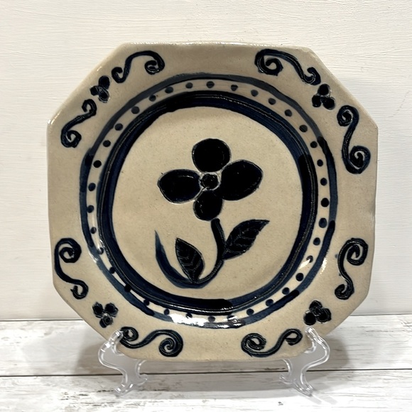 Hand Painted Stoneware Dish - Picture 3 of 6